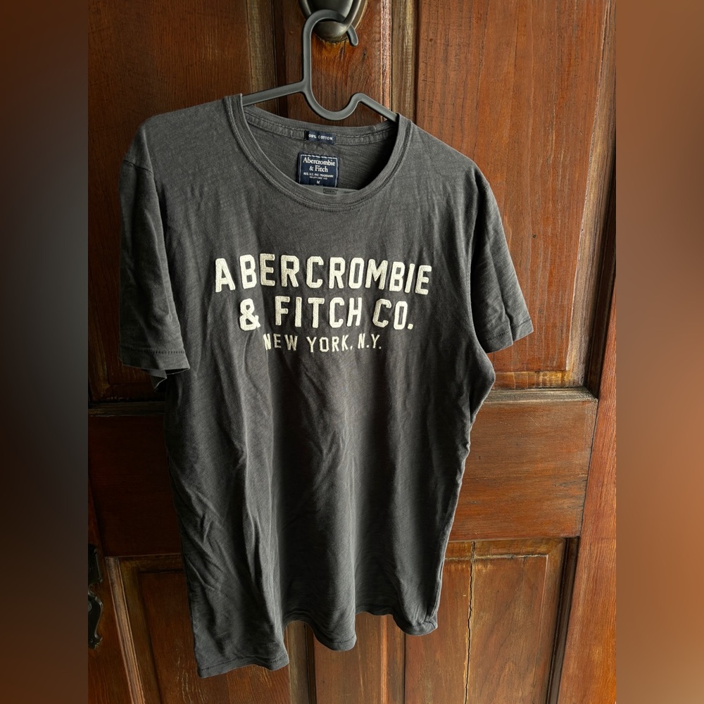 Abercrombie & Fitch tshirt